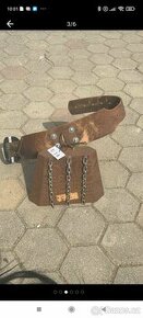 Krampus kozeny pasek a zvon
