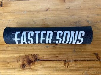 Kryt na hrazdu Faster Sons - 1