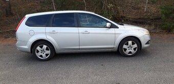 Ford Focus 2,0i 16V Carving 107 kw kombi