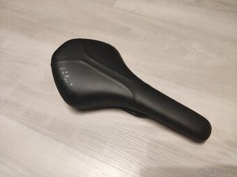Predám sedlo fizik r7 antares - 1