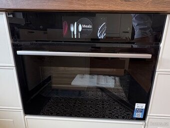 Bosch Serie 8, CSG7584B1 – NOVÁ parní trouba