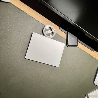 ZÁRUKA Apple Magic Trackpad 2 (bílá / stříbrná / silver)