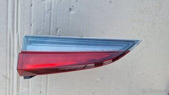 Škoda Kamiq 658945308 LED světlo kufru pravé.
