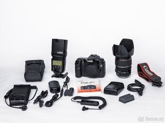 Canon EOS 40D s objektivem a příslušenstvím