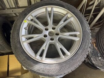 Sada 19″ kol Gemini a zimních pneumatik - Tesla Model Y