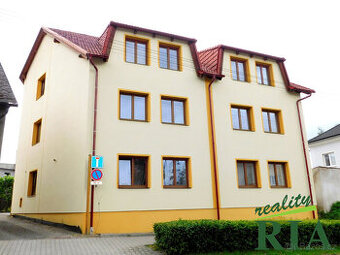 Čáslav Nové město- cihl. byt 4+kk+L v OV 120m2, par.stání