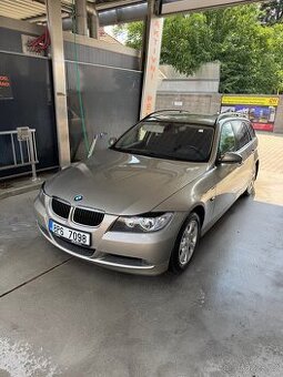 BMW 320i - 1