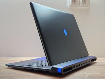18"_ALIENWARE 18 AREA-51_300HZ_U9-275HX_32GB_RTX 5080 16GB