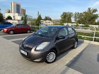 TOYOTA YARIS 1,0 VVT-i 51kW - 2.maj. - Klima - 112700km
