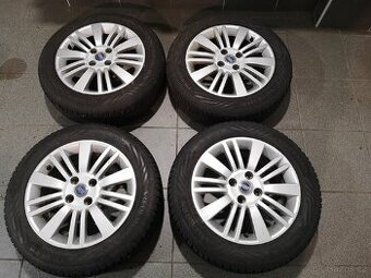 Fiat Grande Punto alu 15 + celoroční 175/65/15.