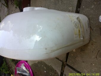 UMYVADLO a skřínka na špinavé prádlo a pod.