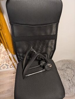 Kolečková židle s područkami