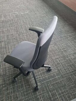 Kancelářské židle Steelcase Let´s B