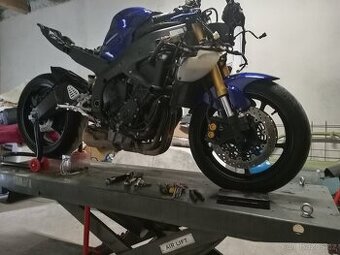 Yamaha R6
