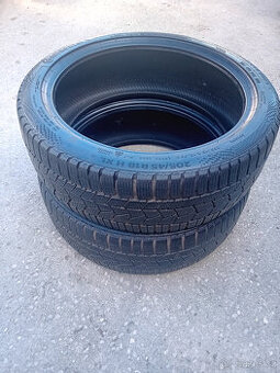Zimní pneumatiky Continental 205/45 R18