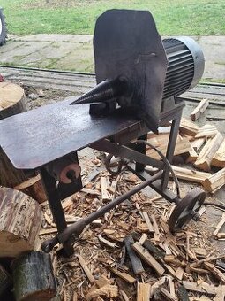 Štípačka na dřevo