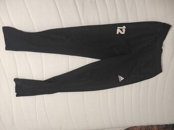 Teplaky Adidas jako nove, ve.152
