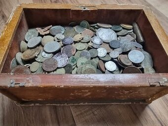 Staré mince a drobné artefakty