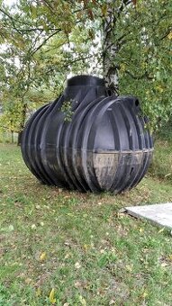 Nádrž na dešťovku pět kubíků