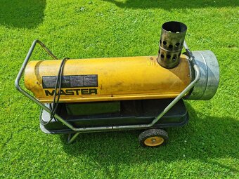 Naftové topidlo Master BV 77
