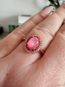 Nový vel. 7 dámský prsten s růžovým opálem
