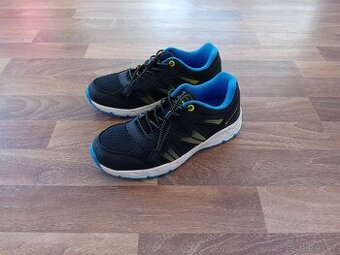 Nové tenisky Alpine Pro vel. 35