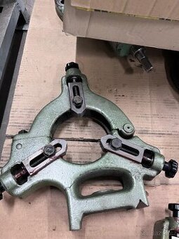 Pevná luneta Tos S28 žebrák