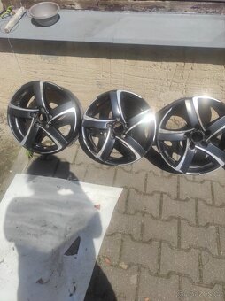 Alu kola Alutec Shark RBFP 7x16" 5x114,3 (70,1) ET38