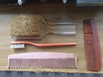 Staré retro hřebeny značené, retro kartáček na zuby