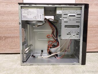 PC case + zdroj 250 W