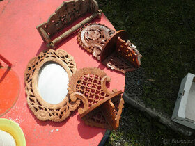 PRODÁM SADU DEKORAČNÍCH PŘEDMĚTŮ