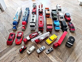 Prodám modely aut,autíčka,hračky jako celek