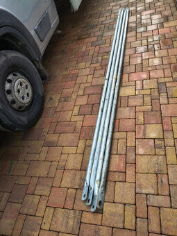 Lešení - zábradlová tyč.