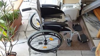 INVALIDNÍ VOZÍK MECHANICKÝ, SKLÁDACÍ, NOVÝ