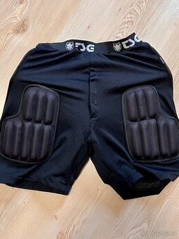 Ochranné kraťasy na snowboard, polstrované, velikost L