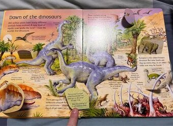 Encyklopedická kniha o dinosaurech s odklápěcími okénky v AJ