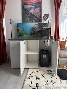 Želvárium + skříňka + bohaté příslušenství