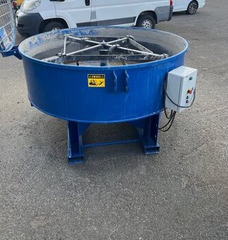 Míchačka na beton 1200L- pohon elektromotorem