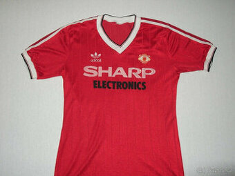 Manchester United 198283 Obnošený zápasový dres s číslem 4 A - 1