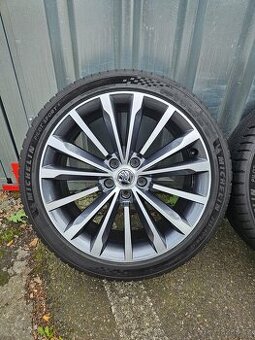 Letní alu kola Trinity 19" Škoda Superb L&K 235/40 R19