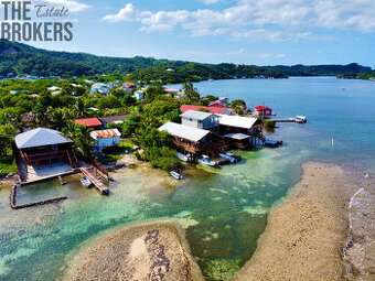 Waterfront Home with Boat Calabash Point, Roatan