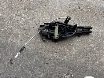 Otevírací mechanismus dveří BMW