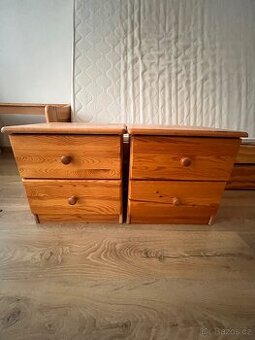 noční stolky dřevěné