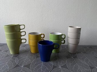 Nové stohovatelné hrnky - 11 ks, různé barvy, 250 ml