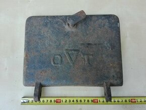 STARÁ DVÍŘKA KE KAMNŮM LITINOVÁ