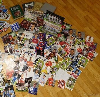 AutogramKonvolut cca 450 ks karet/fotek + folie+ fotbal...
