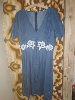 Krásné džínové šaty