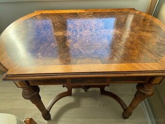 Starožitný stůl a židle