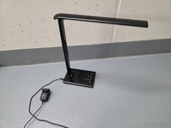 LED stolni lampa