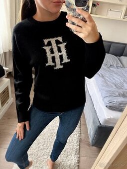 TOMMY HILFIGER ČERNÝ SVETR